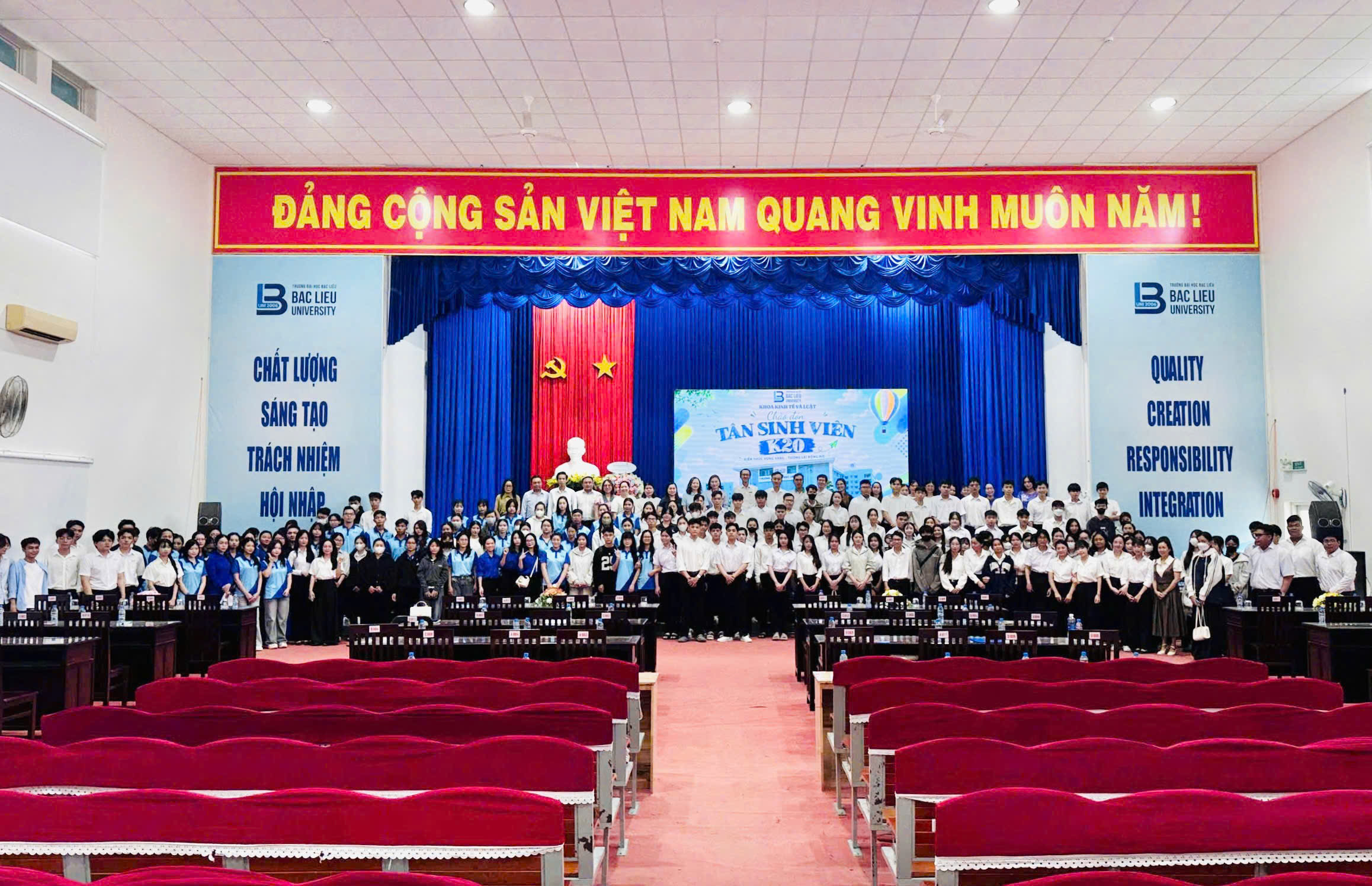 KHOA KINH TẾ VÀ LUẬT TỔ CHỨC CHƯƠNG TRÌNH CHÀO ĐÓN TÂN SINH VIÊN KHÓA 20 NĂM HỌC 2026-2027